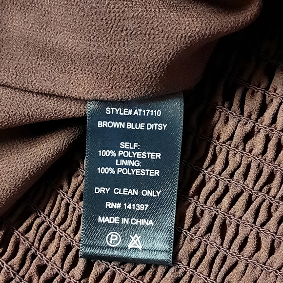 Astr The Label Top Womens Medium Brown Blue Puff Sleeve Smocked Blouse - Picture 10 of 10